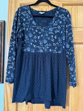 Navy Blue Floral V-Neck Knit Tunic